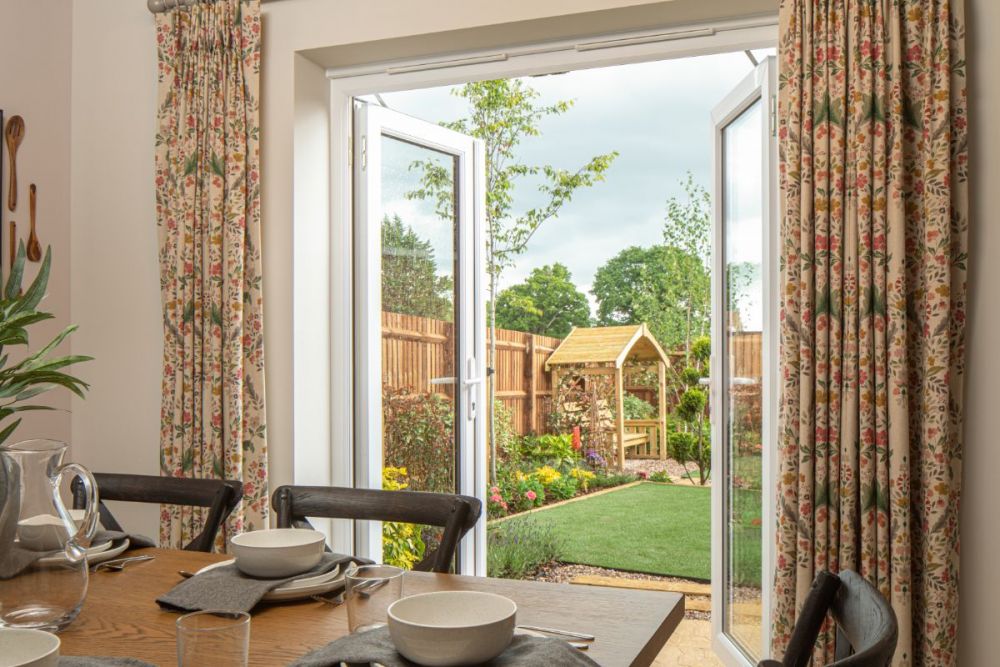 GM Romsey dining showing patio doors