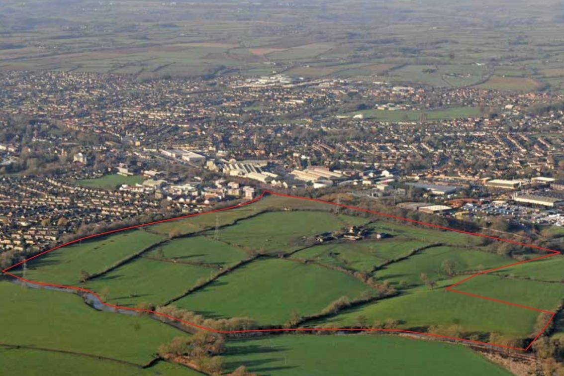 Aerial shot with boundary line at Rawlings Green